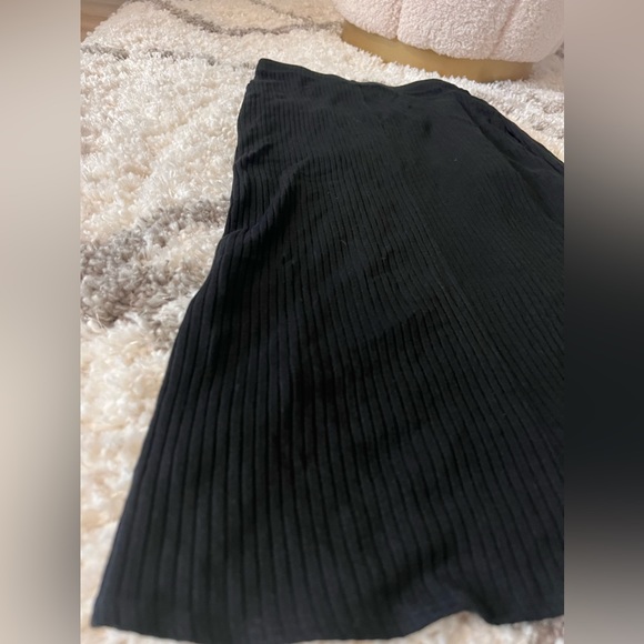 Reformation Aruba Black Ribbed Wrap Skirt size Small - Picture 11 of 11